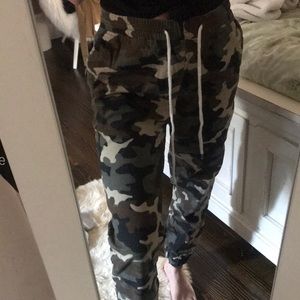 ELWOOD camo stone washed jogger pants